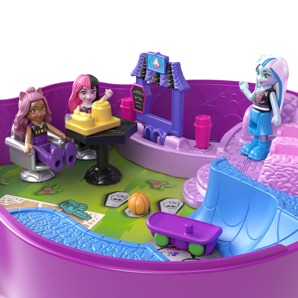 Monster High Playset with 3 Micro Dolls & 10 Accessories S4514