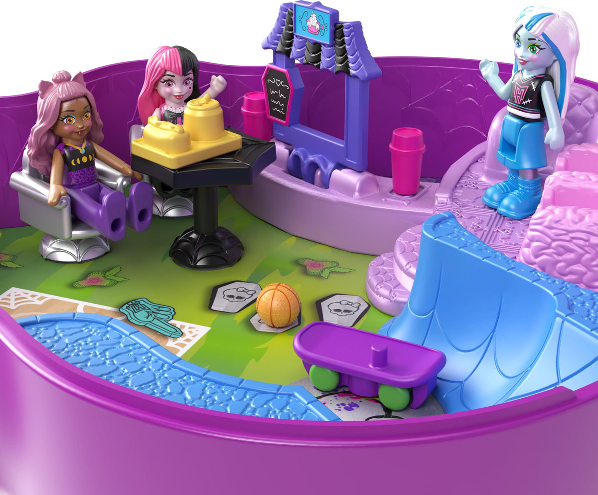 Monster High Playset with 3 Micro Dolls & 10 Accessories S4514